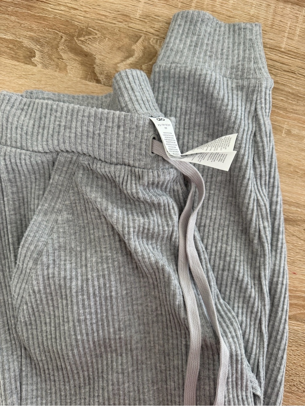 ALO Yoga Kids Ribbed Light Gray Jogger Pants